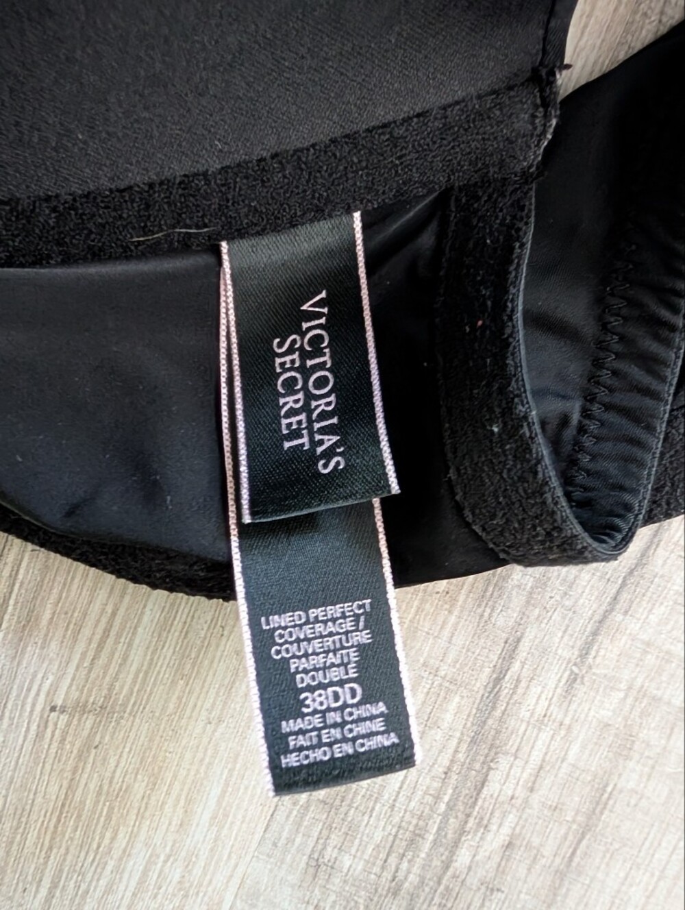 Victoria's Secret Lined Perfect Coverage Black Strappy Racerback  Bra, 38DD (C5) - Picture 3 of 4